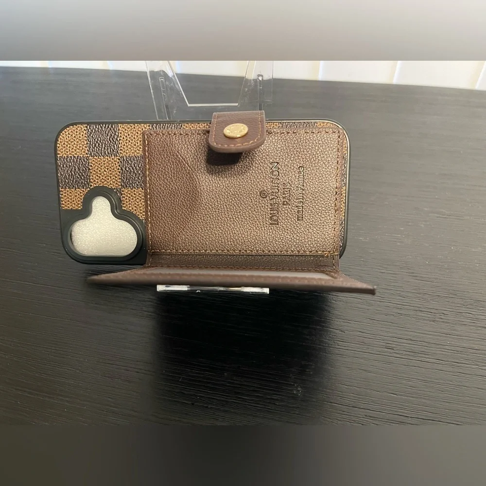 iPhone 16 wallet/ card holder Checkered Brown Phone Case with Card Holder